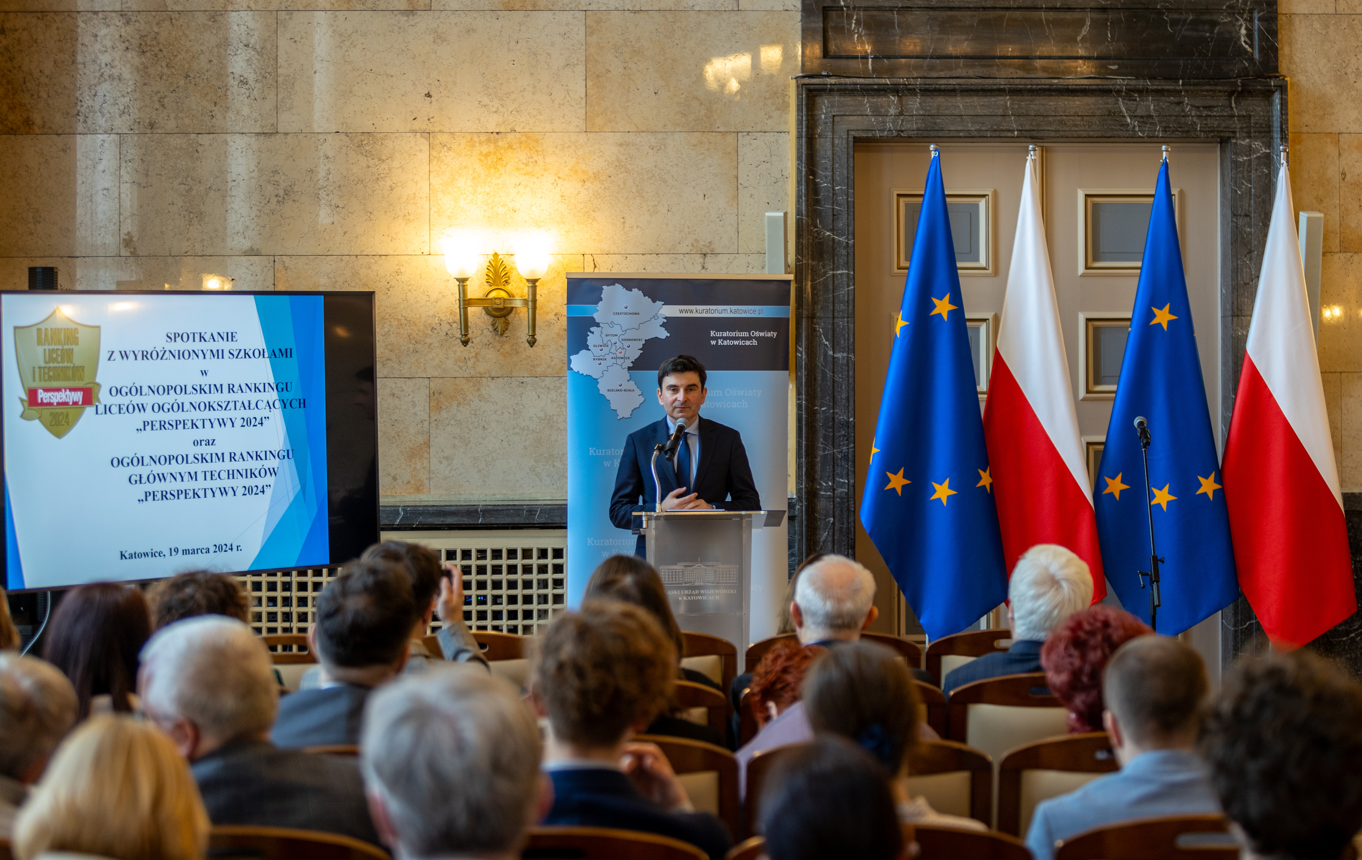 Wojewoda śląski Marek Wójcik przemawia podczas uroczystości/fot. ŚUW
