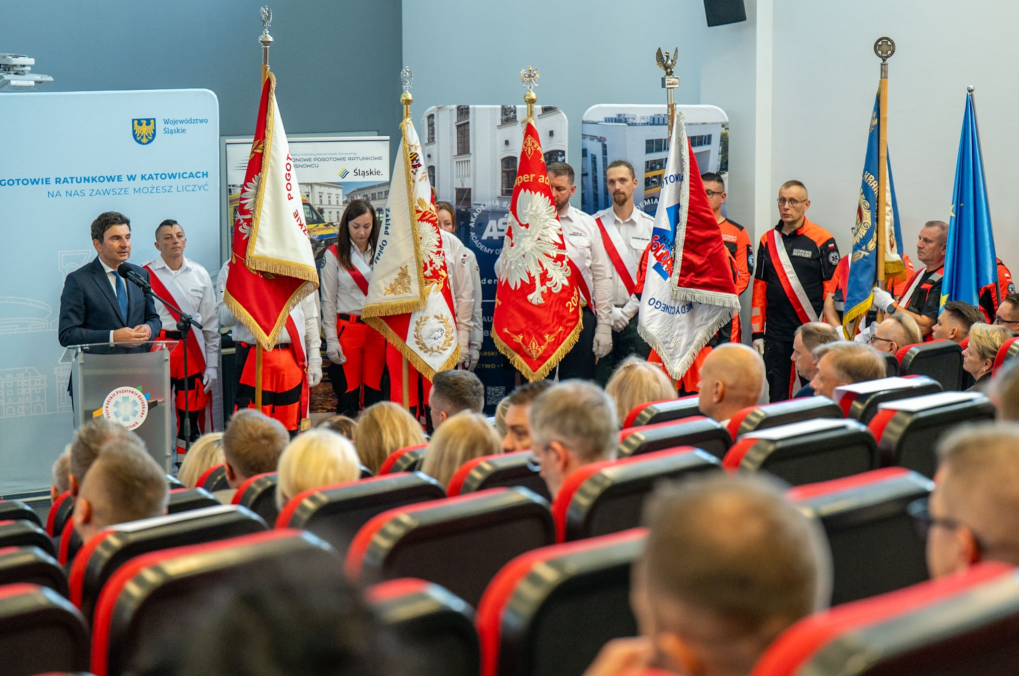 Wicewojewoda Śląski przemawia podczas wydarzenia.