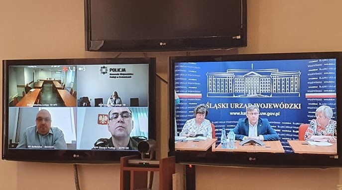 Wideokonferencja wojewody ze służbami fot. ŚUW