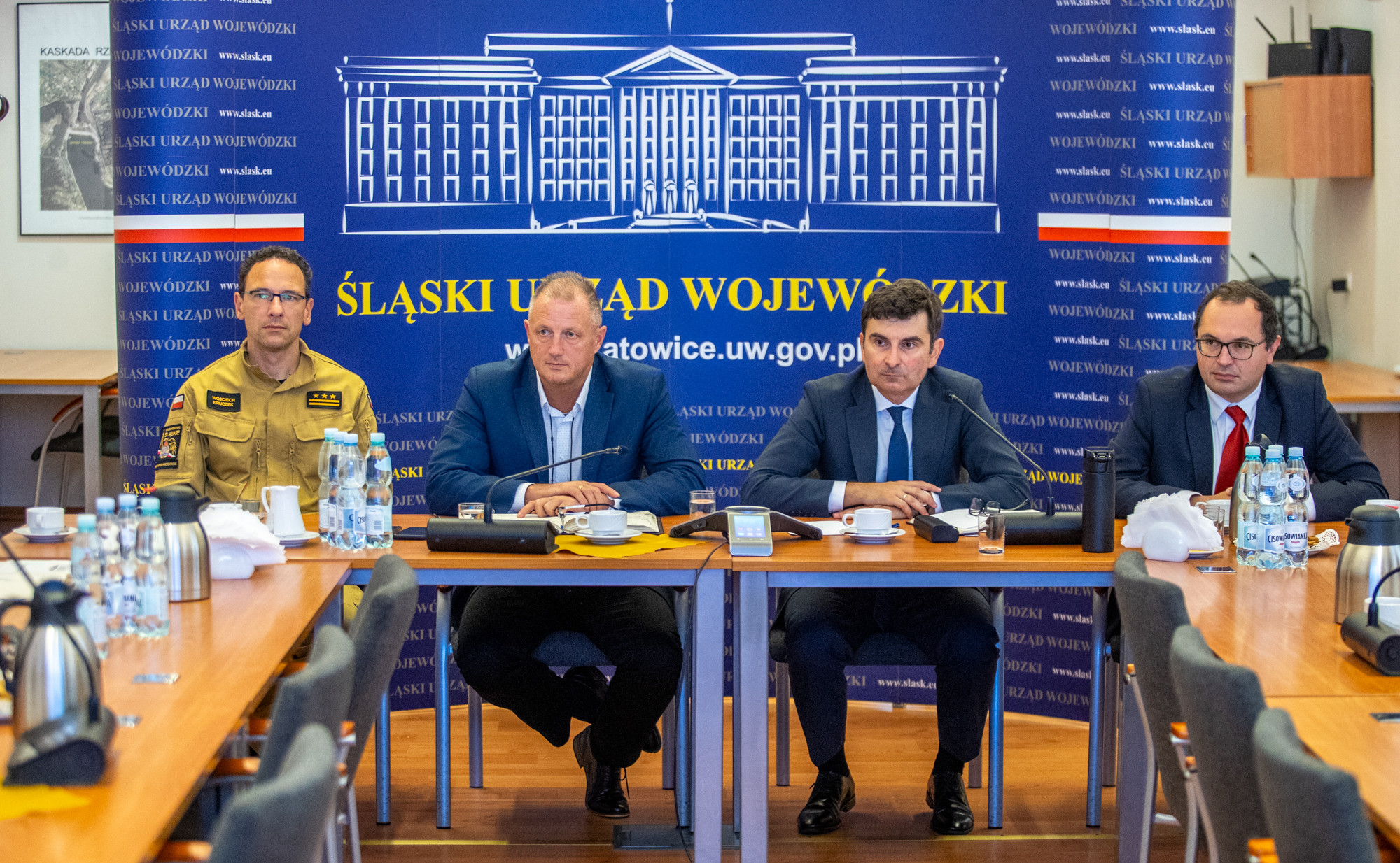 Wojewoda na sztabie kryzysowym/fot. ŚUW
