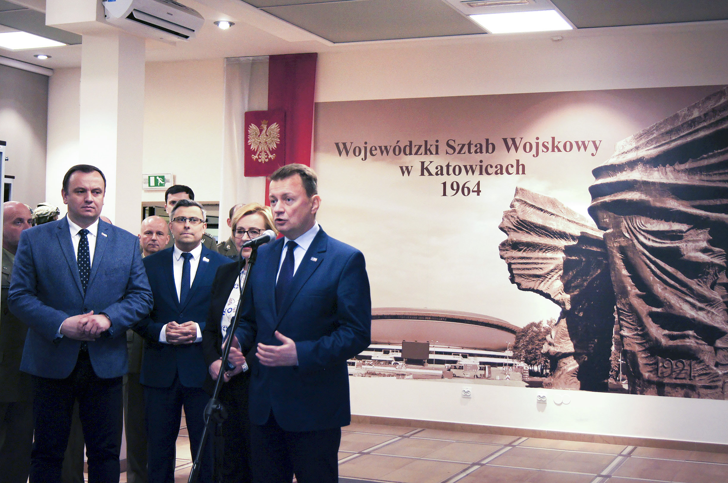 Minister Mariusz Błaszczak wziął udział w konferencji prasowej w WSZW /fot. A.Kucharzewska/