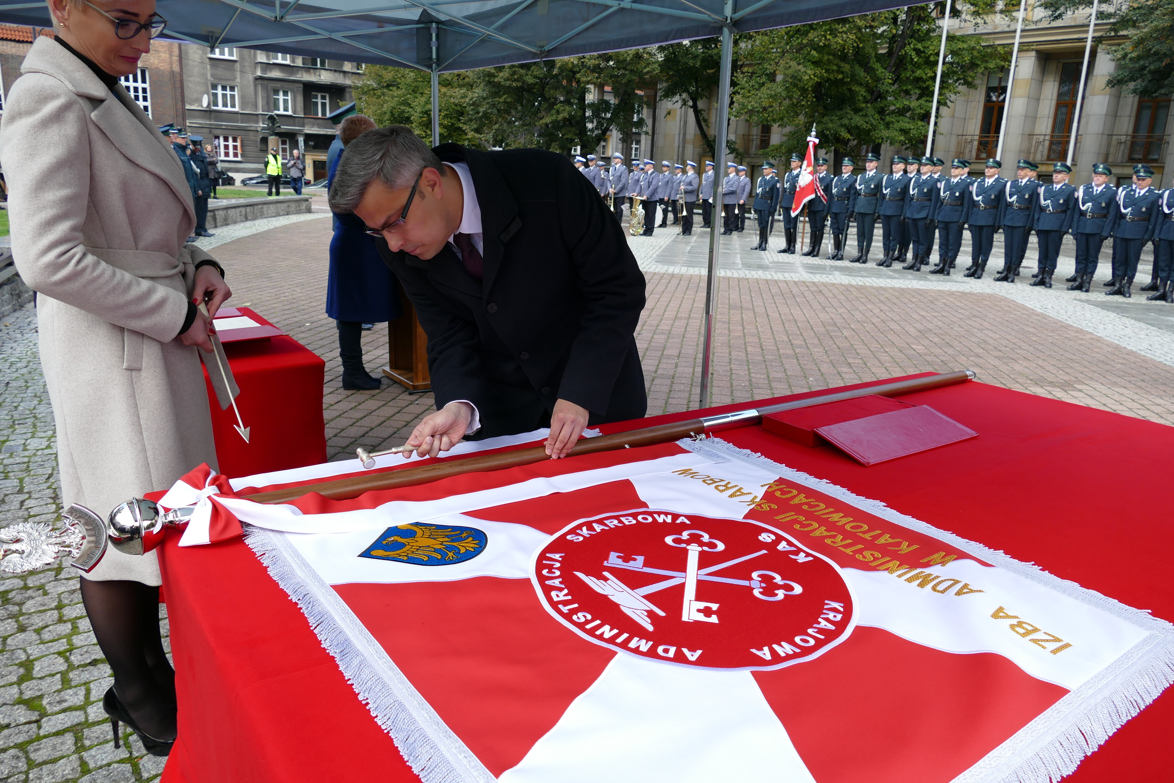 Uroczystość nadania sztandaru Izbie Administracji Skarbowej w Katowicach /fot. A. Księżnik/