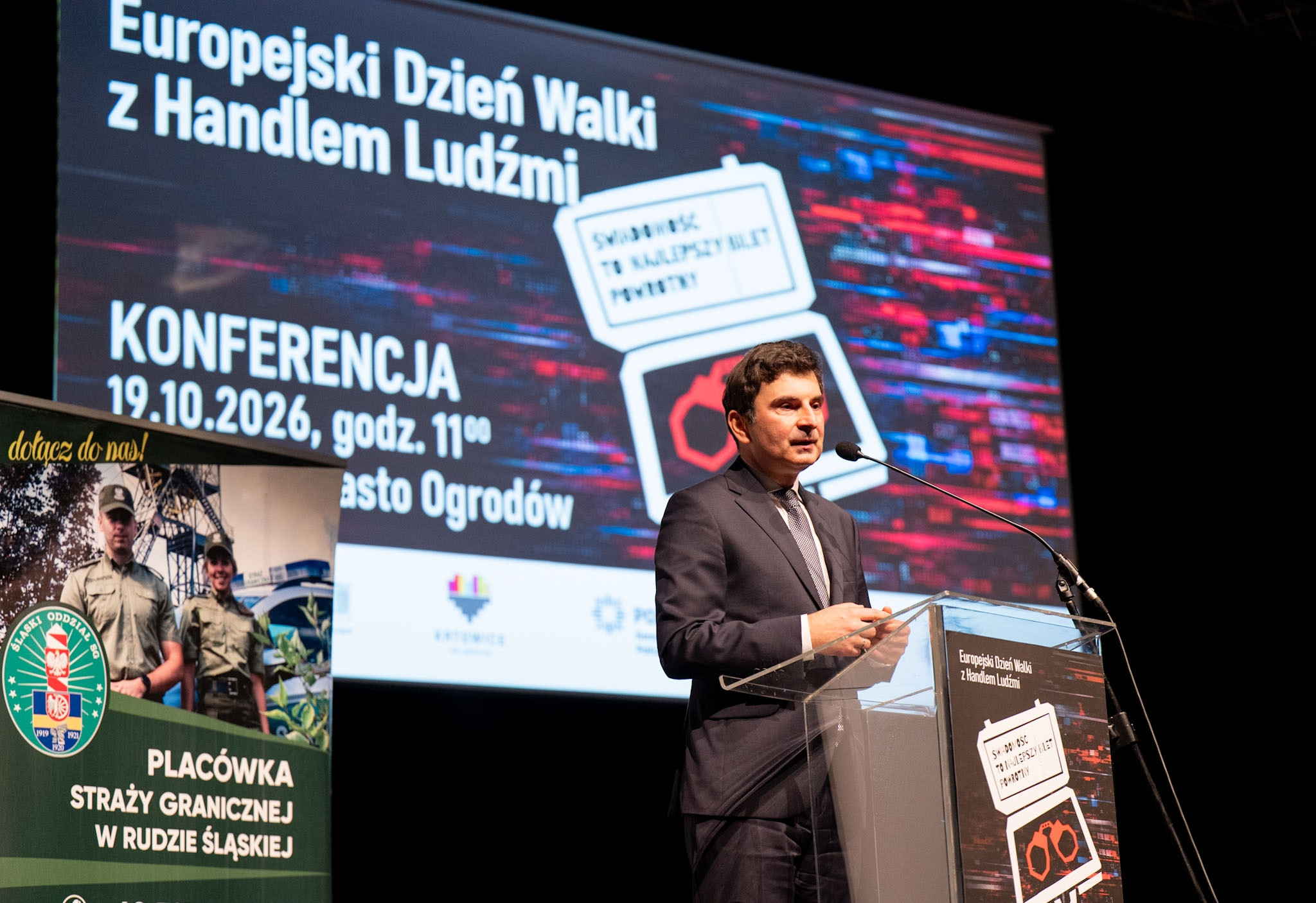 Wojewoda Śląski przemawia podczas wydarzenia.
