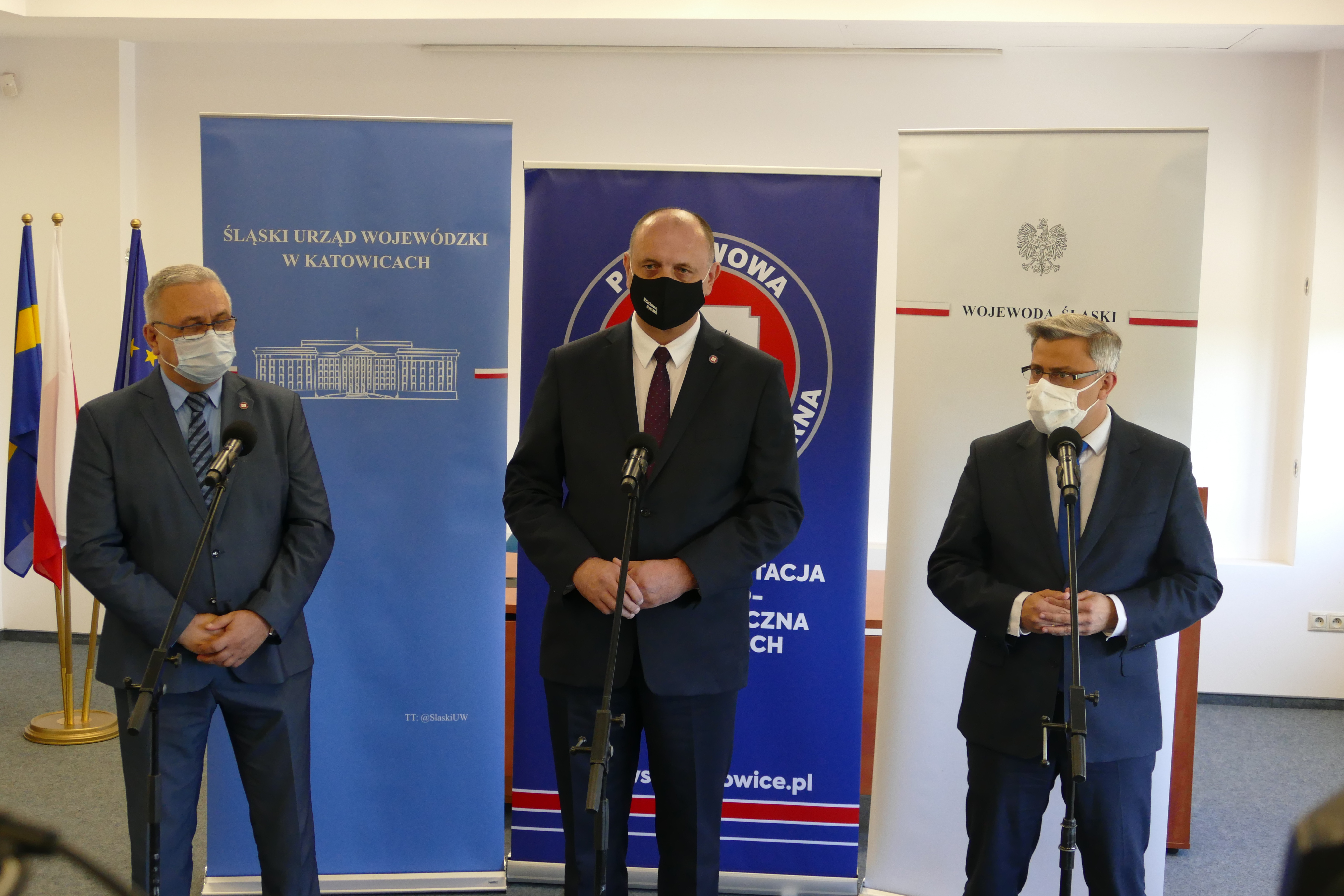Briefing prasowy dotyczący nowoczesnego systemu sekwencjonowania genomu koronowirusa SARS-CoV-2 /fot. B. Szwedowski/