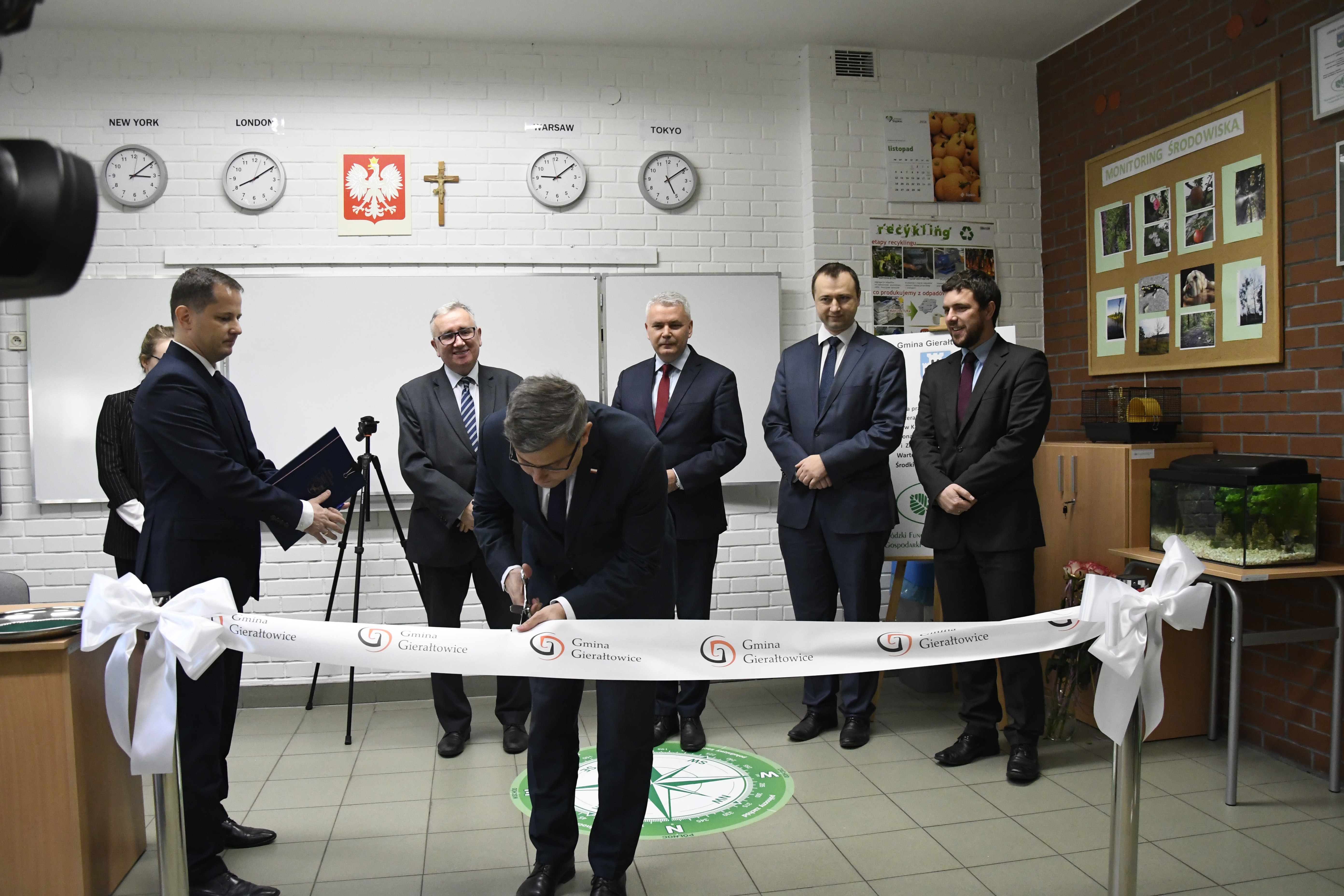 Zieloną sferę otworzył m.in. wojewoda Jarosław Wieczorek  /fot. A. Kucharzewska/