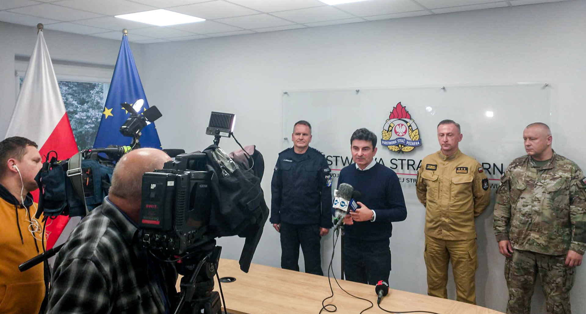 Uczestnicy briefingu wojewody/fot. ŚUW