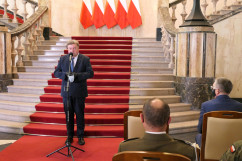 Uroczystość wręczenia odznaczeń państwowych - przemówienie Wicewojewody Śląskiego /fot. B. Półrolnik/