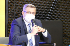 Konferencja poprzedzajaca EEC - przemówienie wojewody śląskiego J. Wieczorka /fot. A. Kucharzewska/