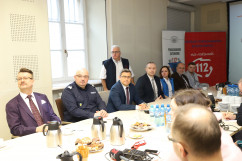 Galeria zdjęć z konferencji z okazji urodzin numeru alarmowego 112 z udziałem wojewody śląskiego Jarosława Wieczorka /fot. Anna Karendał/