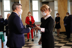 Wręczenie odznaczeń państwowym pracownikom służby zdrowia /fot. A. Księżnik/