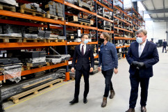 Galeria składająca się ze zdjęć z briefingu prasowego w siedzibie firmy QBL w Goleszowie/fot. F. Nowakowski i B. Półrolnik