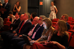 Galeria zdjęć z uroczystości podpisania umowy o współprowadzenie Teatru Dzieci Zagłębia oraz wizyty wicepremiera Glińskiego w ŚUW /fot. A. Karendał/