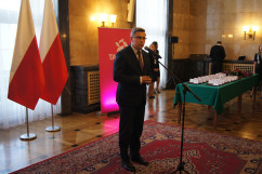 Fotogaleria z uroczystości wręczenia odznaczeń państwowych w Sali Marmurowej Śląskiego Urzędu Wojewódzkiego w Katowicach / fot. Anna Herz/