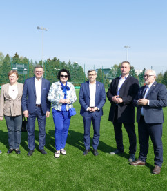 Goście zaproszeni na otwarcie boiska na Stadionie Gwarek w Tarnowskich Górach
