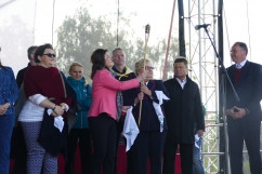 X Olimpiada Sportowa Uniwersytetów Trzeciego Wieku i Organizacji Senioralnych z udziałem wiceminister Elżbiety Bojanowskiej i wojewody Jarosława Wieczorka.