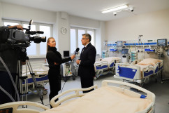 Galeria zdjęć z otwarcia nowoczesnego OIOMu w szpitalu MSWiA w Katowicach /fot. A. Karendał/