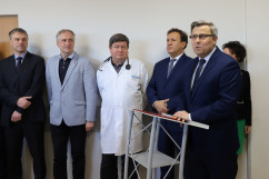 Otwarcie zmodernizowanych oddziałów Uniwersyteckiego Centrum Klinicznego im. prof. K. Gibińskiego Śląskiego Uniwersytetu Medycznego w Katowicach /fot. A. Księżnik/