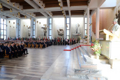 Galeria zdjęć z obchodów w Jastrzębiu-Zdroju z udziałem premiera Mateusza Morawieckiego oraz wojewody Jarosława Wieczorka /fot. A. Karendał/