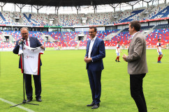 Wizyta premiera Mateusza Morawieckiego na Stadionie im. Ernesta Pohla w Zabrzu /fot. A. Księżnik/