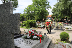 Złożenie wieńca na grobie Konstantego Wolnego /fot. I. Matuszewska/