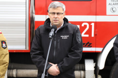 Briefing prasowy dot. przyjęcia uchodźców z Ukrainy w siedzibie OSP w Niewieszach - Wojewoda Śląski /fot. A. Księżnik/