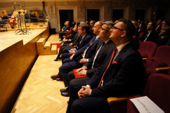 Gala z okazji 90. urodzin Radia Katowice z udziałem wojewody Jarosława Wieczorka.