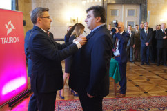 Fotogaleria z uroczystości wręczenia odznaczeń państwowych w Sali Marmurowej Śląskiego Urzędu Wojewódzkiego w Katowicach / fot. Anna Herz/