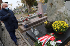 Odwiedziny cmentarzy i mogił w województwie śląskim z okazji Wszystkich Świętych /fot. ŚUW/