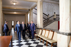 Galeria zdjęć z uroczystości podpisania umowy o współprowadzenie Teatru Dzieci Zagłębia oraz wizyty wicepremiera Glińskiego w ŚUW /fot. A. Karendał/