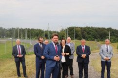 Fotogaleria składająca się ze zdjęć z uroczystości podpisania umowy na zaprojektowanie i budowę drogi ekspresowej /foto: I. Matuszewska