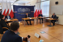 Sztab kryzysowy z udziałem Prezydenta RP /fot. A. Kucharzewska/