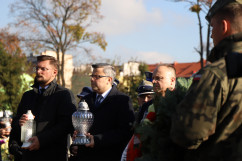 Fotogaleria z odwiedzin cmentarzy i mogił w przededniu Wszystkich Świętych/fot. I. Matuszewska