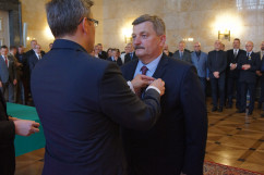 Fotogaleria z uroczystości wręczenia odznaczeń państwowych w Sali Marmurowej Śląskiego Urzędu Wojewódzkiego w Katowicach / fot. Anna Herz/