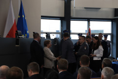 Obchody z okazji 100. rocznicy utworzenia Policji Województwa Śląskiego i przyłączenia części Górnego Śląska do Polski - wręczenie odznaczeń /fot. B. Szwedowski/