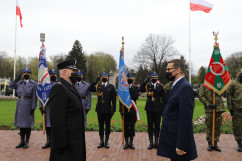Galeria składająca się z kilkunastu zdjęć z wizyty na Śląsku premiera Mateusza Morawieckiego z okazji uroczystości upamiętniających 100. rocznicę III Powstania Śląskiego/fot. I. Matuszewska