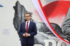 Odsłonięcie muralu kapitana Kurpińskiego w Myszkowie - przemówienie premiera Mateusza Morawieckiego /fot. A. Księżnik/