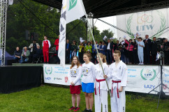 X Olimpiada Sportowa Uniwersytetów Trzeciego Wieku i Organizacji Senioralnych z udziałem wiceminister Elżbiety Bojanowskiej i wojewody Jarosława Wieczorka.