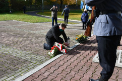 Odwiedziny cmentarzy i mogił w województwie śląskim z okazji Wszystkich Świętych /fot. ŚUW/