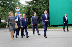 Zdjęcia z wizyty premiera Mateusza Morawieckiego w województwie śląskim - na Jasnej Górze, w CSRG w Bytomiu oraz w Katowicach /fot. A. Kucharzewska, A. Karendał/