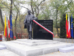 W Warszawie odsłonieto pomnik Wojciecha Korfantego /fot. A.Kucharzewska/