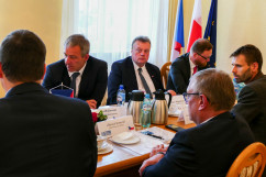 Spotkanie dotyczące współpracy polsko-czeskiej w dziedzinie afrykańskiego pomoru świń/fot. B. Półrolnik