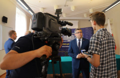 Galeria zdjęć z briefingu prasowego z udziałem nowego wicewojewody Piotra Kołodziejczyka /fot. A. Księżnik/