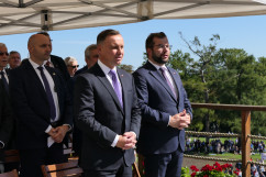 Dożynki Jasnogórskie -  Prezydent RP wraz z Ministrem Rolnictwa i Rozwoju Wsi podczas dożynek /fot. B. Półrolnik/