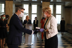 Wręczenie odznaczeń państwowym pracownikom służby zdrowia /fot. A. Księżnik/