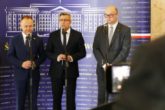 Briefing prasowy ws. wsparcia dla placówek służby zdrowia /fot. B. Półrolnik/
