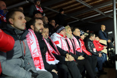 Fotogaleria składająca się z kilkudziesięciu zdjęć z Pucharu Świata w skokach narciarskich w Wiśle z udziałem Pary Prezydenckiej / foto: A. Karendał