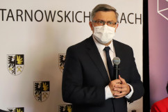 Uroczystość podpisania umów na realizację inwestycji w ramach rządowych programów w Tarnowskich Górach /fot. A. Księżnik/