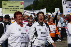 X Olimpiada Sportowa Uniwersytetów Trzeciego Wieku i Organizacji Senioralnych z udziałem wiceminister Elżbiety Bojanowskiej i wojewody Jarosława Wieczorka.