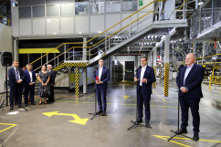 Zdjęcia z wizyty premiera Mateusza Morawieckiego w fabryce Opla w Gliwicach /fot. Anna Karendał/