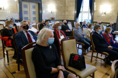 Ogłoszenie wyników konkursu na najaktywniejszego seniora i najaktywniejszą seniorkę w województwie - uczestnicy wydarzenia /fot. A. Księżnik/